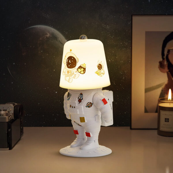 Creative Astronaut Moon Charging Astronaut Small Night Lamp - Image 4
