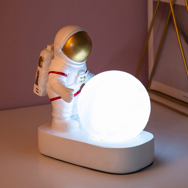 Astronaut night light - Image 4