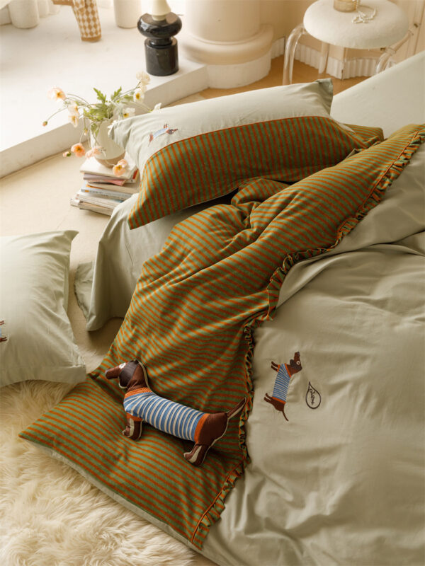 120 Brushed Four-piece Set Embroidered Cotton Quilt Cover Bedding - Image 4