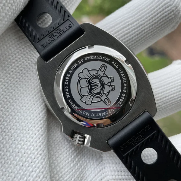 Steeldive SD1970 White Date Background 200M Wateproof AR Coating Sapphire Glass NH35 Black DIal Turtle Automatic Mens Dive Watch - Image 3